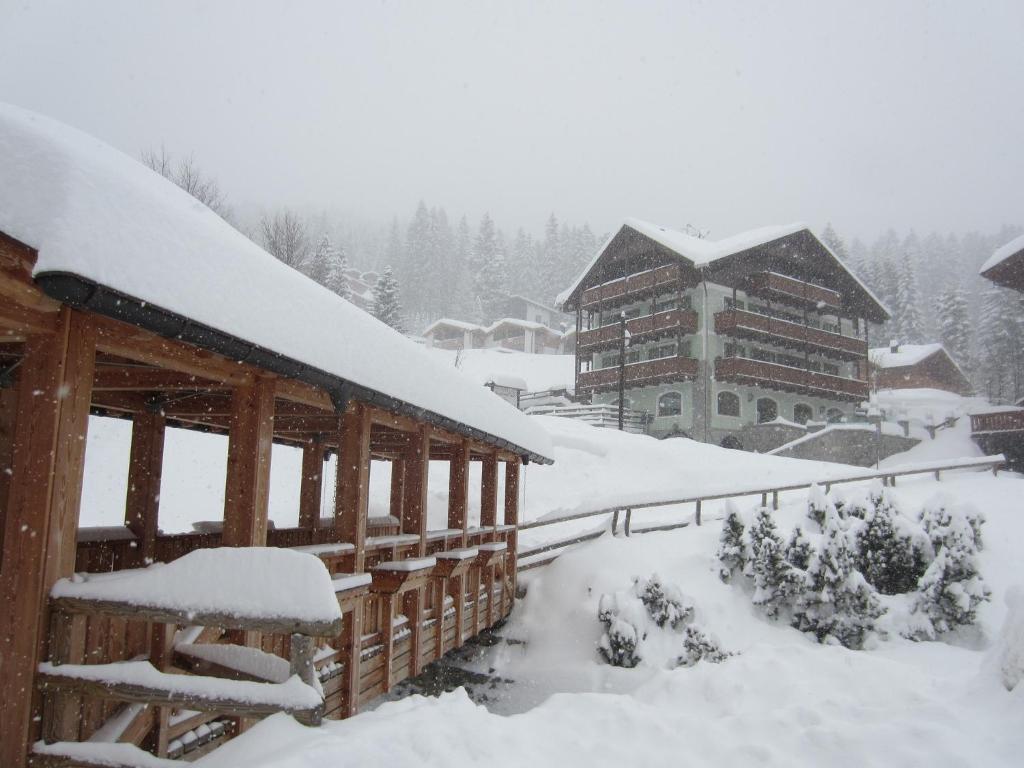 Rta Torre Del Brenta Aparthotel Madonna di Campiglio Luaran gambar